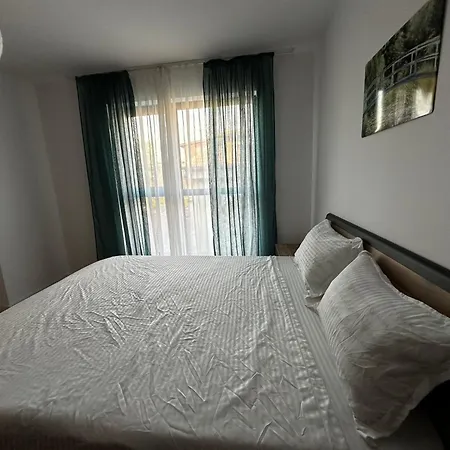 Delux 3 - модерен апартамент,2 спални,център