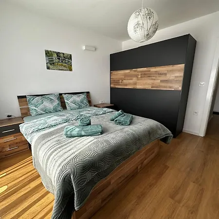 Appartement Delux 3 - до казино риц и пешеходния *